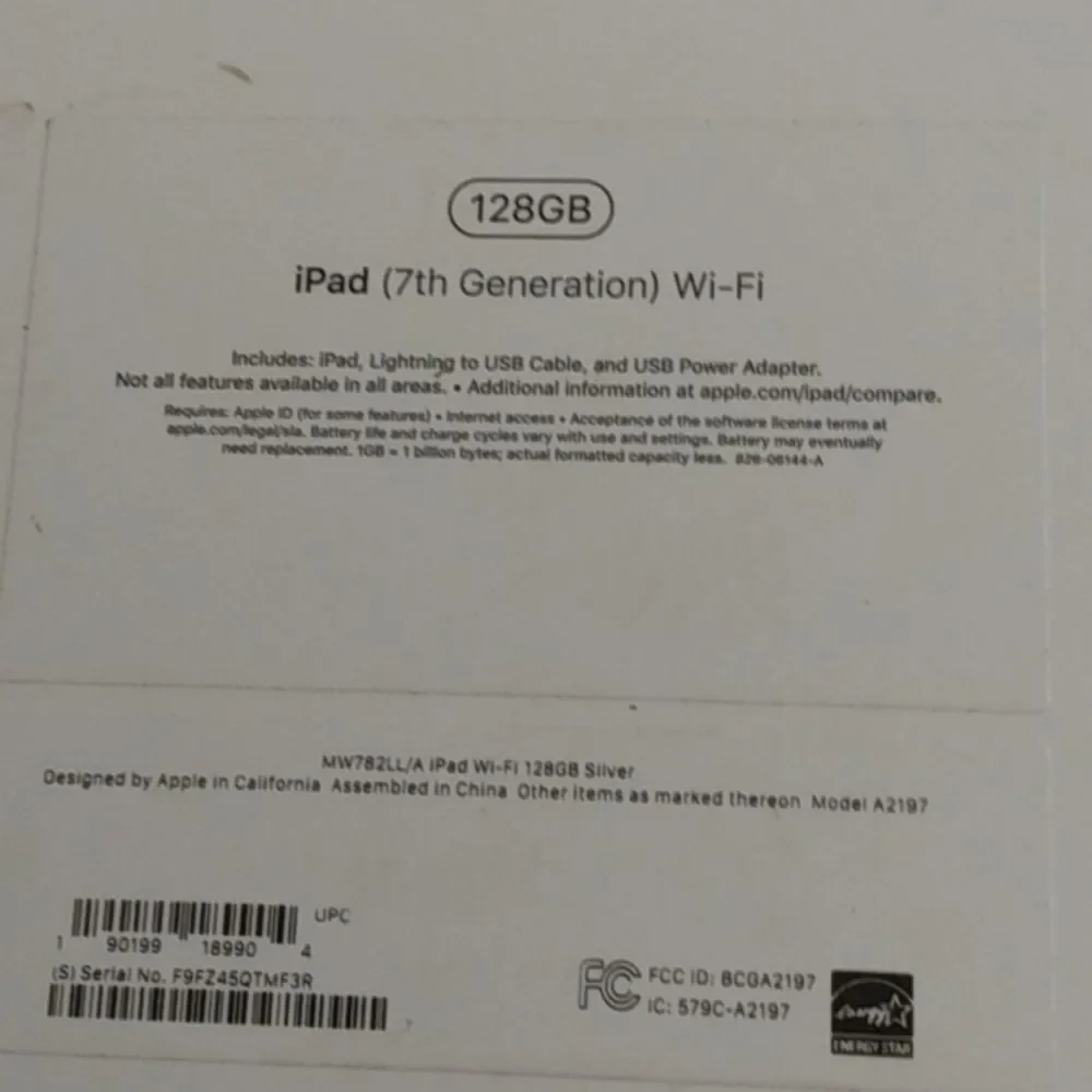 Apple Ipad 7th Generation 128 GB Wifi Keyboard